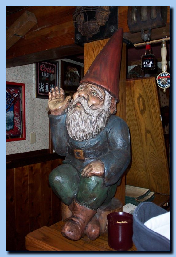 2-14 seated gnome in pizza parlor-archive-0001